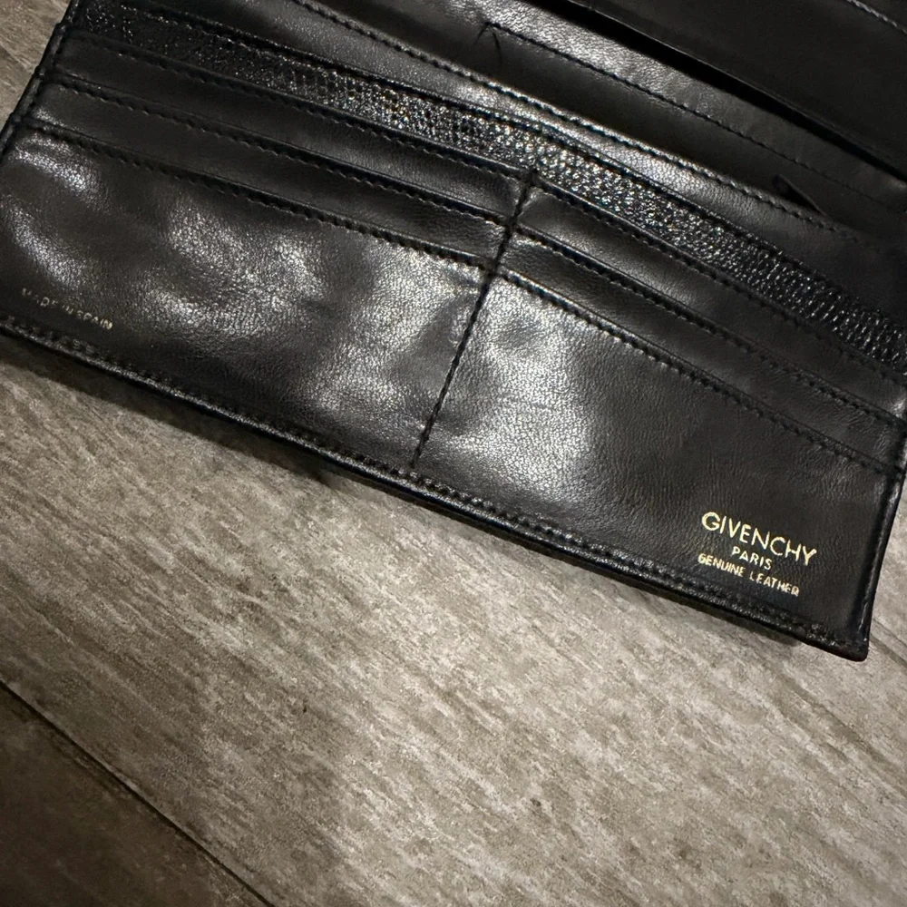 Givenchy Wallet - Picture 6 of 7